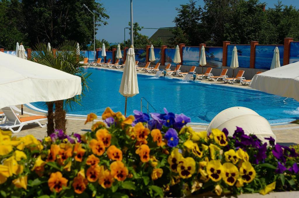 Grand-Marine Hotel & Spa Burlach'ya Balka Exteriör bild